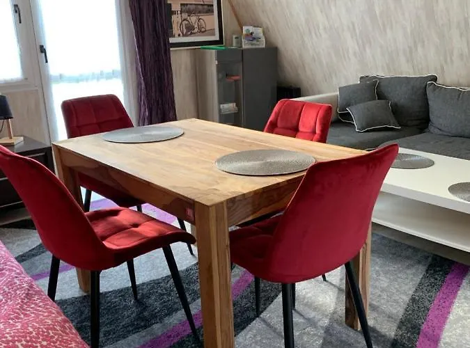 Kepina Zdroj Z Basenem I Ogniskiem Na Jurze Ostrow (Myszkow)