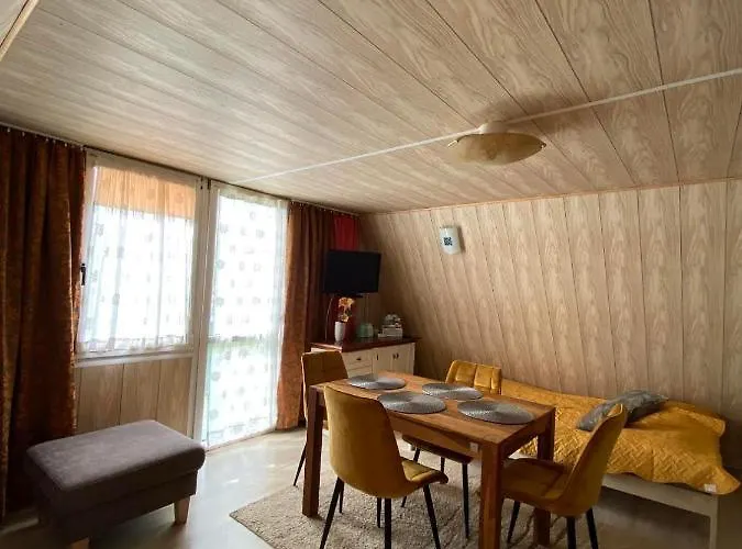 Kepina Zdroj Z Basenem I Ogniskiem Na Jurze